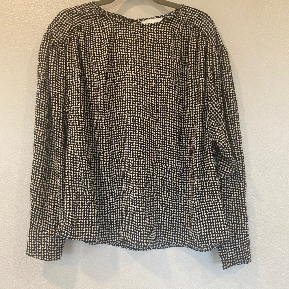 HM Womens Medium Black White Geometric Dot Long Sleeve Blouse Keyhole Back